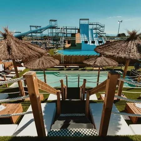Les Patios De Toreilles, Douce Parenthese Hébergement de vacances *